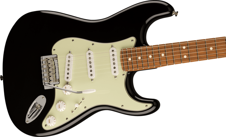 Fender Dealer Edition Player Stratocaster SSS Pau Ferro Parchment PG in Black