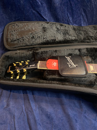 Gibson Les Paul Studio Gold Hardware in Ebony