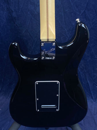 Fender American Performer Stratocaster in HSS in Black with Maple Fingerboard