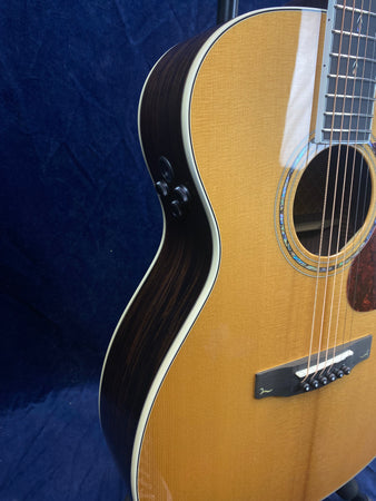 Cort Gold OC8 All Solid Sitka/Pau Ferro Electro Orchestra Acoustic in Natural with Case