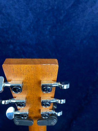 Auden Neo Chester Cutaway 45mm Nut Brad Clark in Cedar/Mahogany Pre-owned