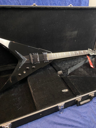 Dean Dave Mustaine V in Black with Case Pre-owned