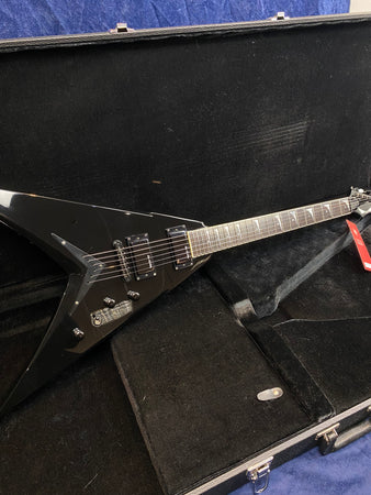 Dean Dave Mustaine V in Black with Case Pre-owned