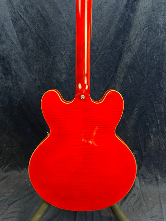 Epiphone ES-335 Semi Hollow Figured Top in Sixties Cherry with Gig Bag