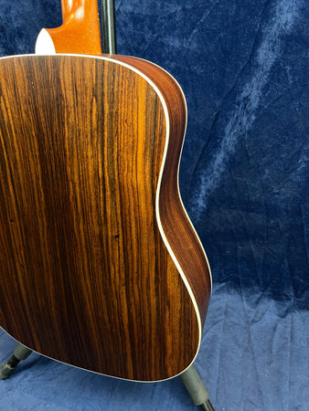 Taylor 210 Dreadnought with Seymour Duncan in Natural with Hard Case