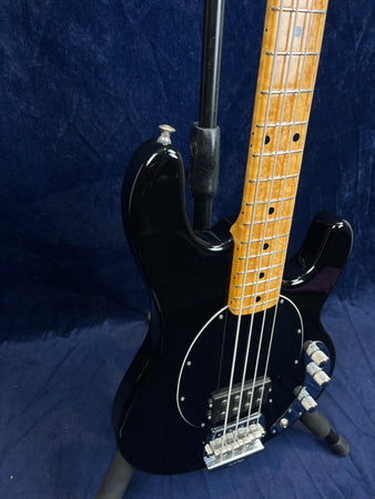 Ernie Ball Music Man Classic StingRay 4 Bass 2015 Maple Neck in Black Pre-owned