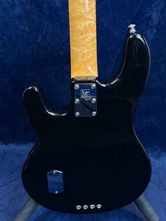 Ernie Ball Music Man Classic StingRay 4 Bass 2015 Maple Neck in Black Pre-owned