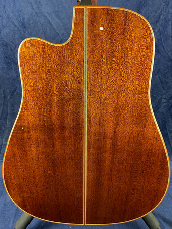 Auden Artist Colton Cedar/Mahogany Cutaway in Hard Case Pre-owned