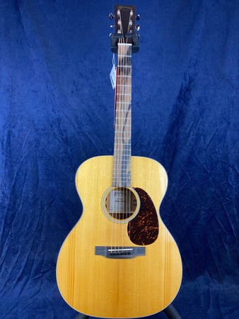 Martin 000E Retro Plus Road Series Mahogany with Soft Shell Case