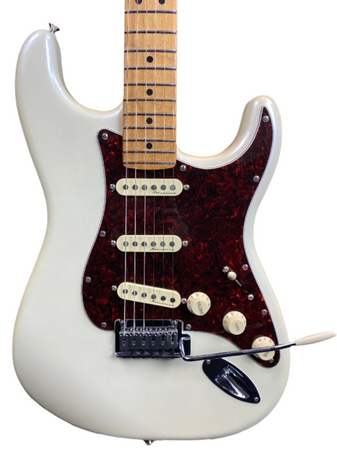 Fender Player Plus Stratocaster SSS in Olympic Pearl 2022 Pre-owned