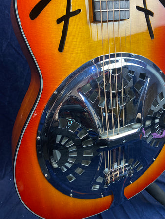 Fender FR-50 Resonator Guitar in Sunburst Pre-owned