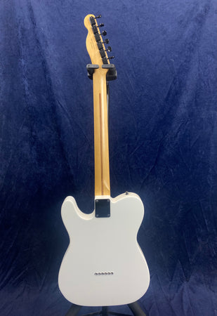 Fender Player Telecaster in Polar White with Black Hardware 2022 Pre-owned