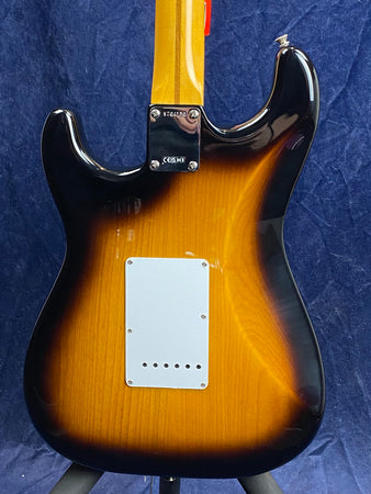 Fender 70th Anniversary American Vintage II 1954 Stratocaster MN 2 Tone Sunburst