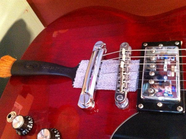 MusicNomad Nomad Tool for Cleaning Guitar