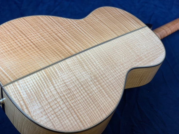 Auden Artist AAA Spruce Maple Chester Model Full Body