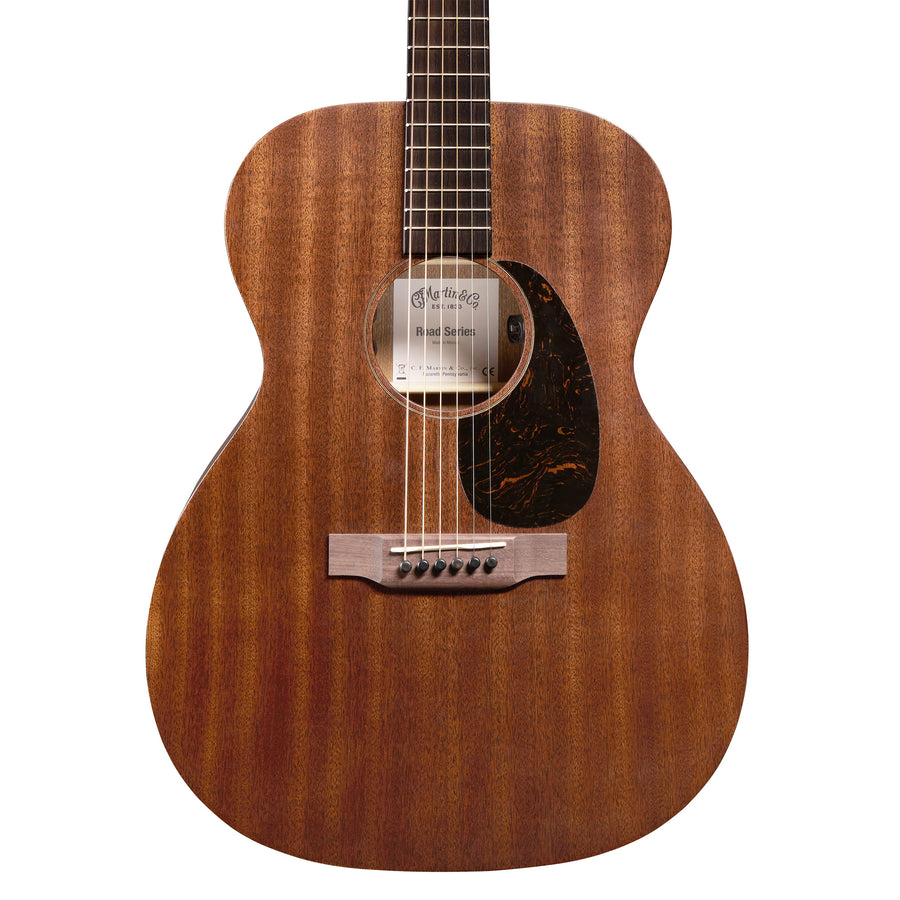 Martin 000-10E Road Series Guitare de concert rétro tout en sapelli avec étui souple