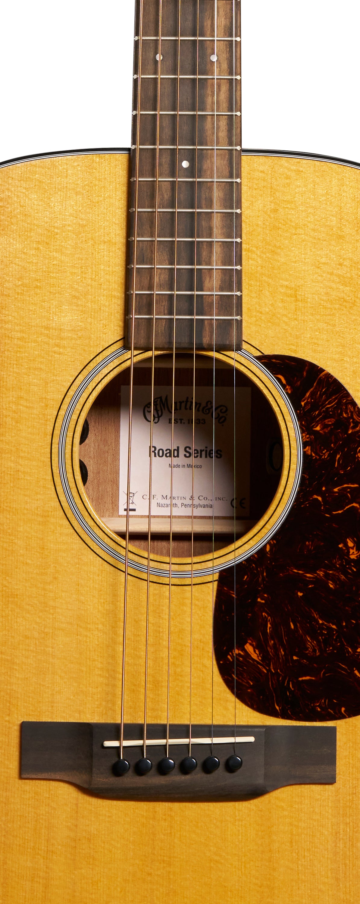Martin D-12E Road Series Retro Dreadnought en épicéa/sapele dans un étui souple