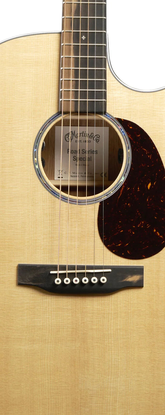 Guitare électro-acoustique Martin GPC-13E Road Series Modern Grand Performer Cutaway Naturel