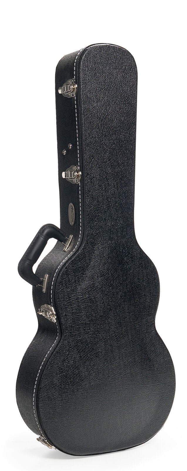 Étui rigide noir en forme de guitare acoustique, surface texturée, coutures blanches, poignée latérale et fermetures métalliques visibles.