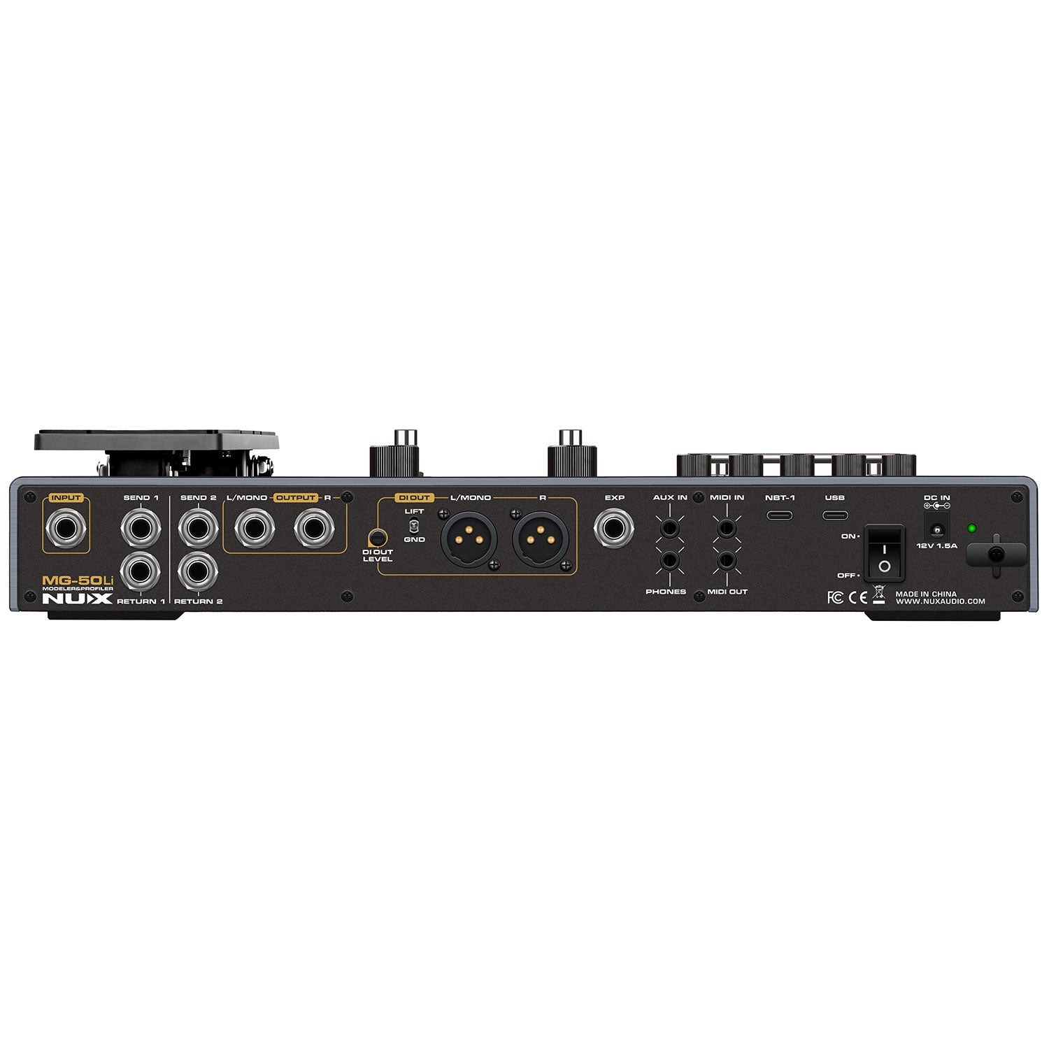 Pédalier multi-effets pour guitare avec nombreuses prises jack, deux sorties XLR, MIDI, USB, entrée alimentation, prise casque et contrôle d’expression.