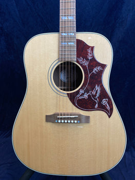 Gibson Hummingbird Studio Walnut Electro Acoustic in Natural