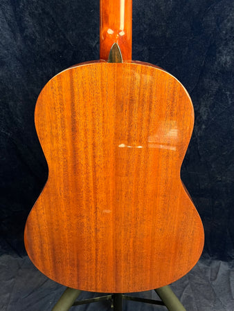 Valencia VC264 4/4 Size Classical Guitar in Gloss Natural