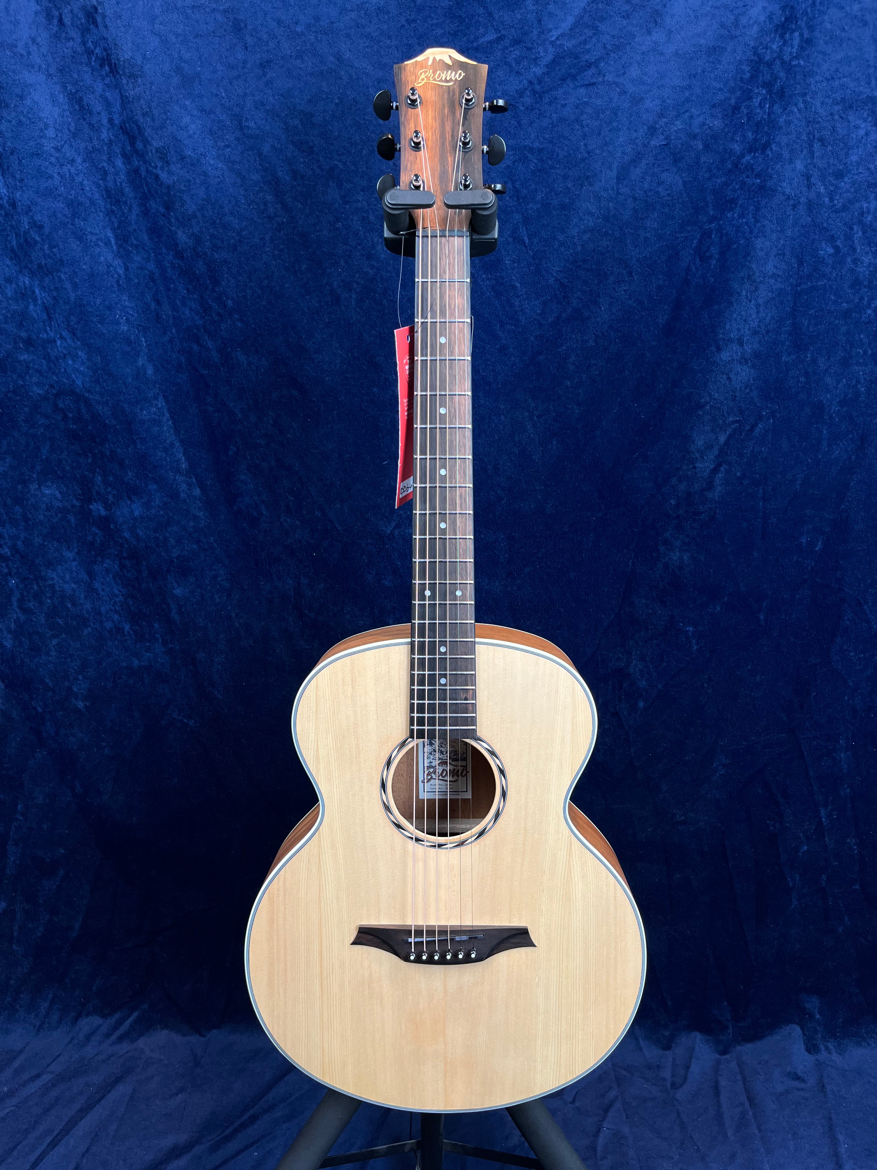 Bromo Appalachia Series BAA8S Mini Jumbo Guitar