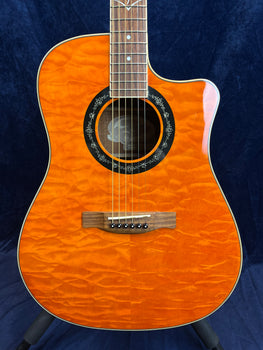 Fender T-Bucket 300CE Electro Acoustic in Quilt Top Natural Pre-owned 2013