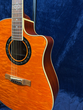Fender T-Bucket 300CE Electro Acoustic in Quilt Top Natural Pre-owned 2013