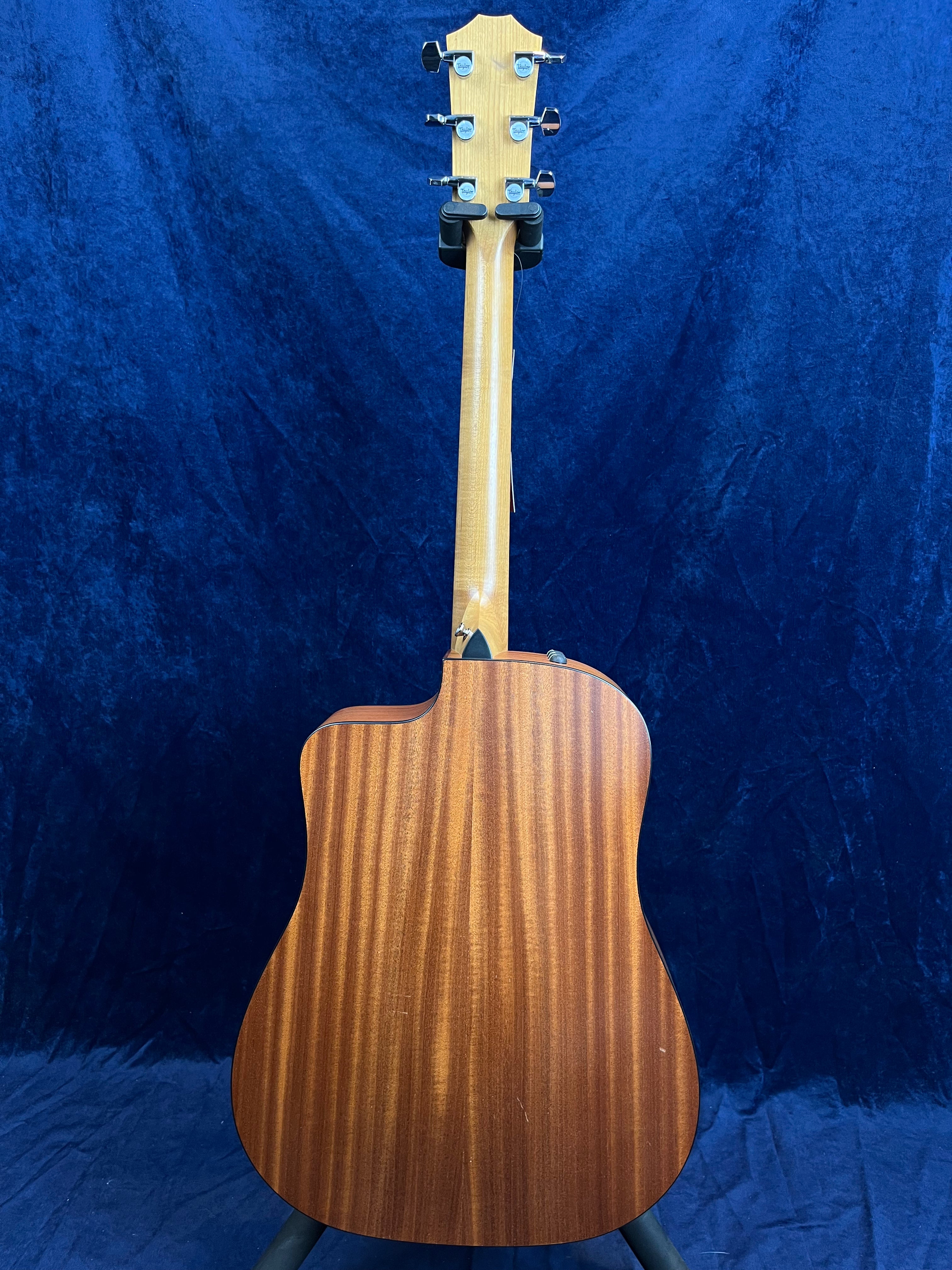 Taylor 110CE-S Dreadnought Pan Coupé Electro en finition Naturelle, d'occasion 2023