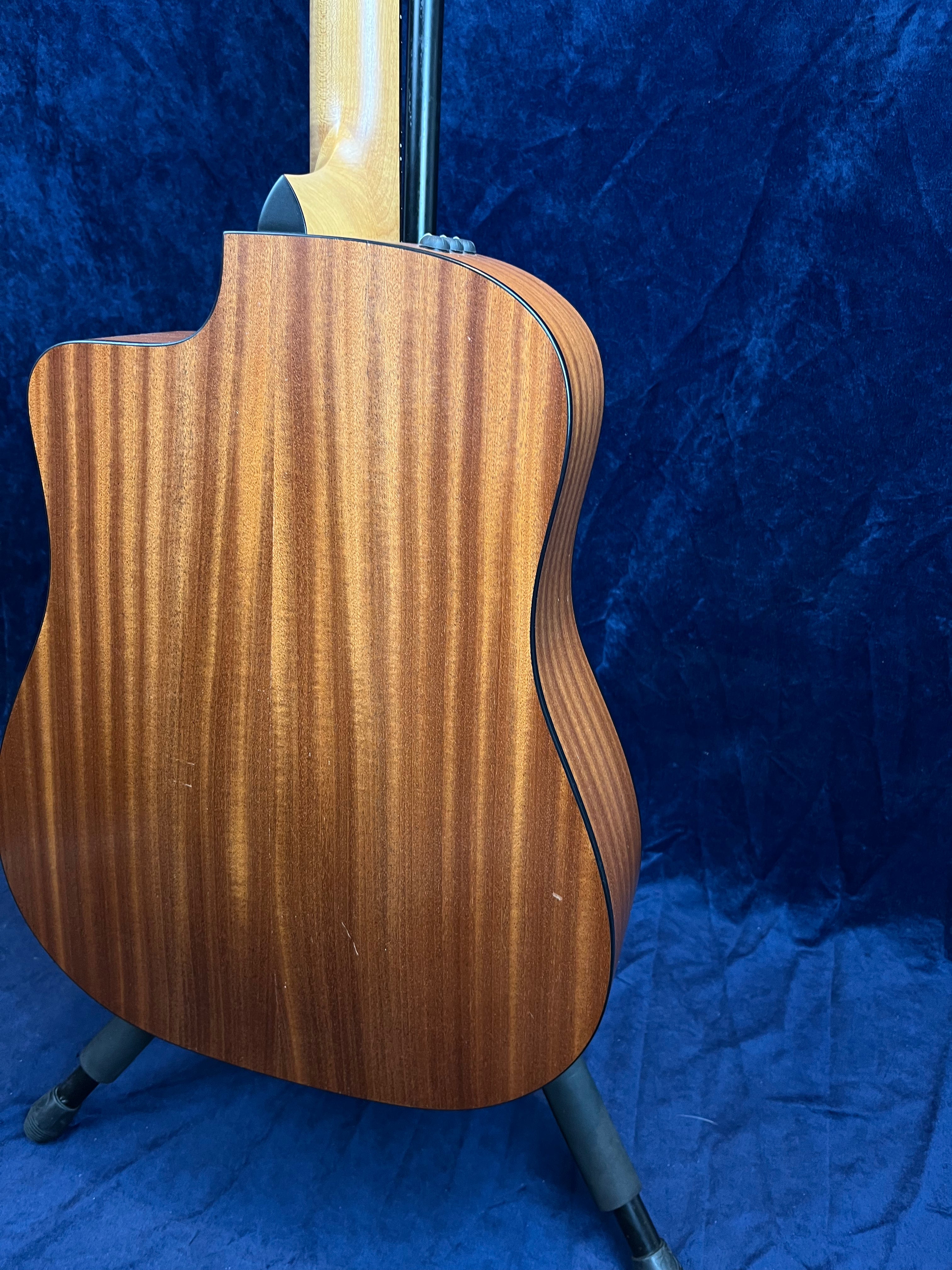 Taylor 110CE-S Dreadnought Pan Coupé Electro en finition Naturelle, d'occasion 2023