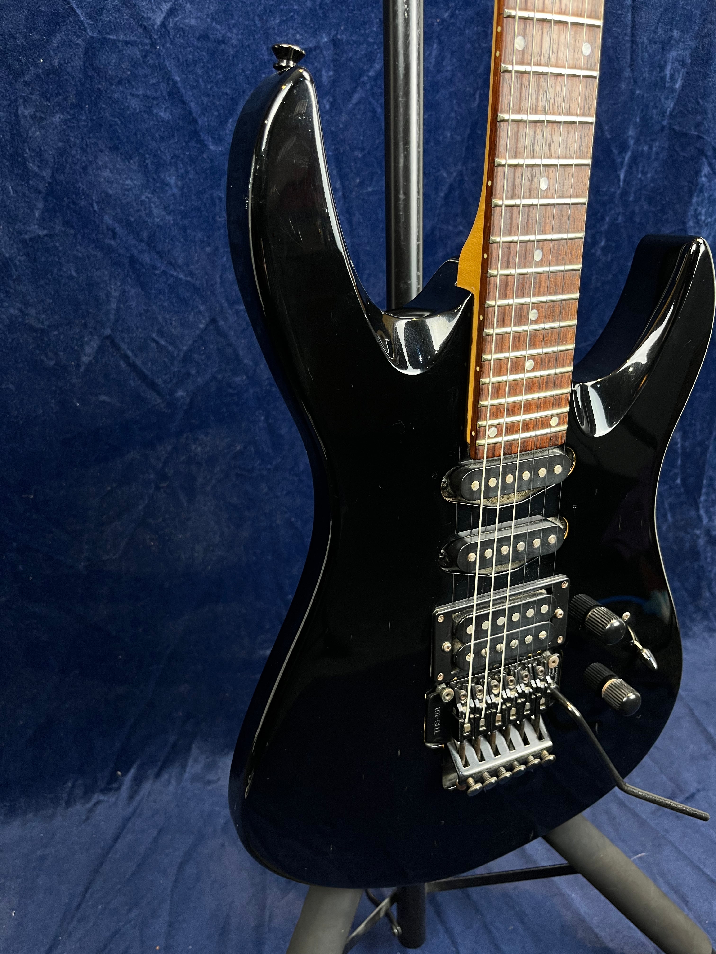 Yamaha RGZ312 Floyd Rose Electric Guitar in Black Pre-owned