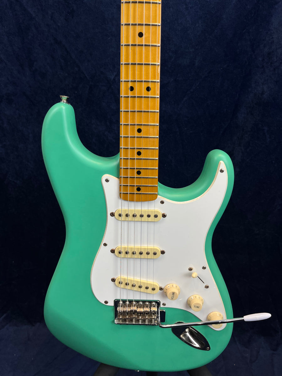 Squier Classic Vibe Stratocaster années 60, couleur Surf Green (avec wrap), d'occasion
