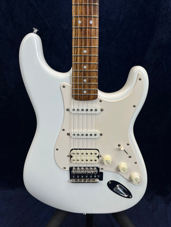 Squier Bullet Stratocaster HSS in Arctic White Pre-owned
