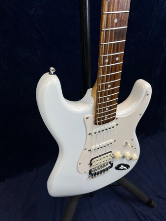 Squier Bullet Stratocaster HSS in Arctic White Pre-owned