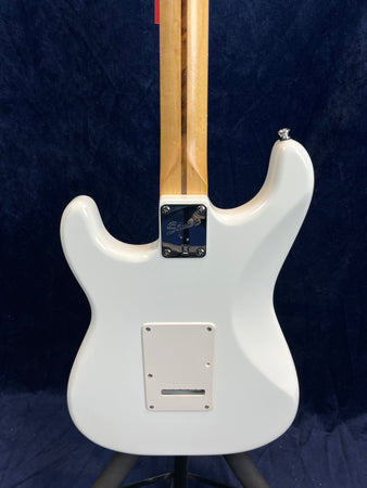 Squier Bullet Stratocaster HSS in Arctic White Pre-owned