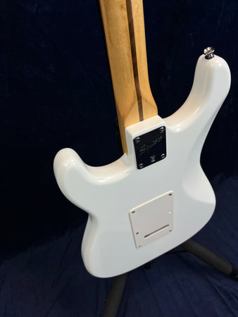 Squier Bullet Stratocaster HSS in Arctic White Pre-owned