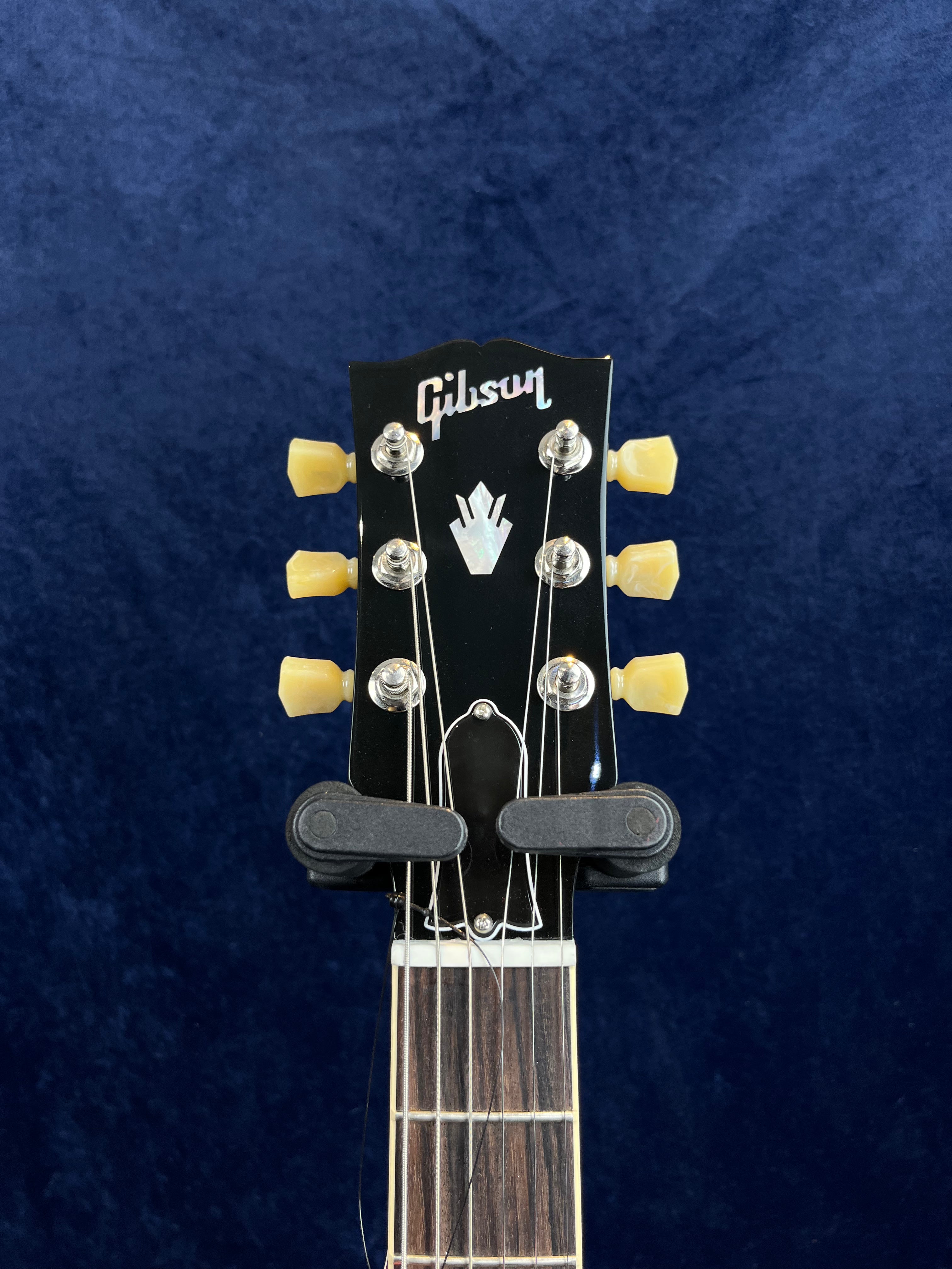 Gibson SG Standard 61 Maestro Vibrola T-Type in Aged Cherry