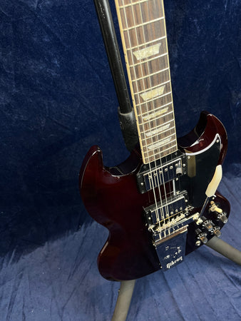 Gibson SG Standard 61 Maestro Vibrola T-Type in Aged Cherry