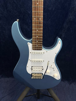 Yamaha Pacifica PAC112J HSS Electric Guitar in Blue Pre-owned