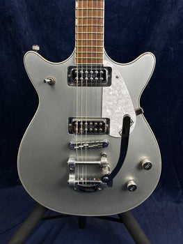 Gretsch G5246T Double Cut Bigsby in Silver Sparkle Pre-owned