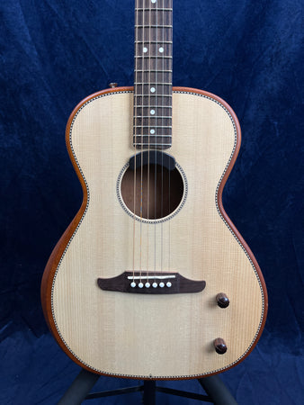 Fender Highway Series Parlour Electro Acoustic in Natural Pre-owned with Case