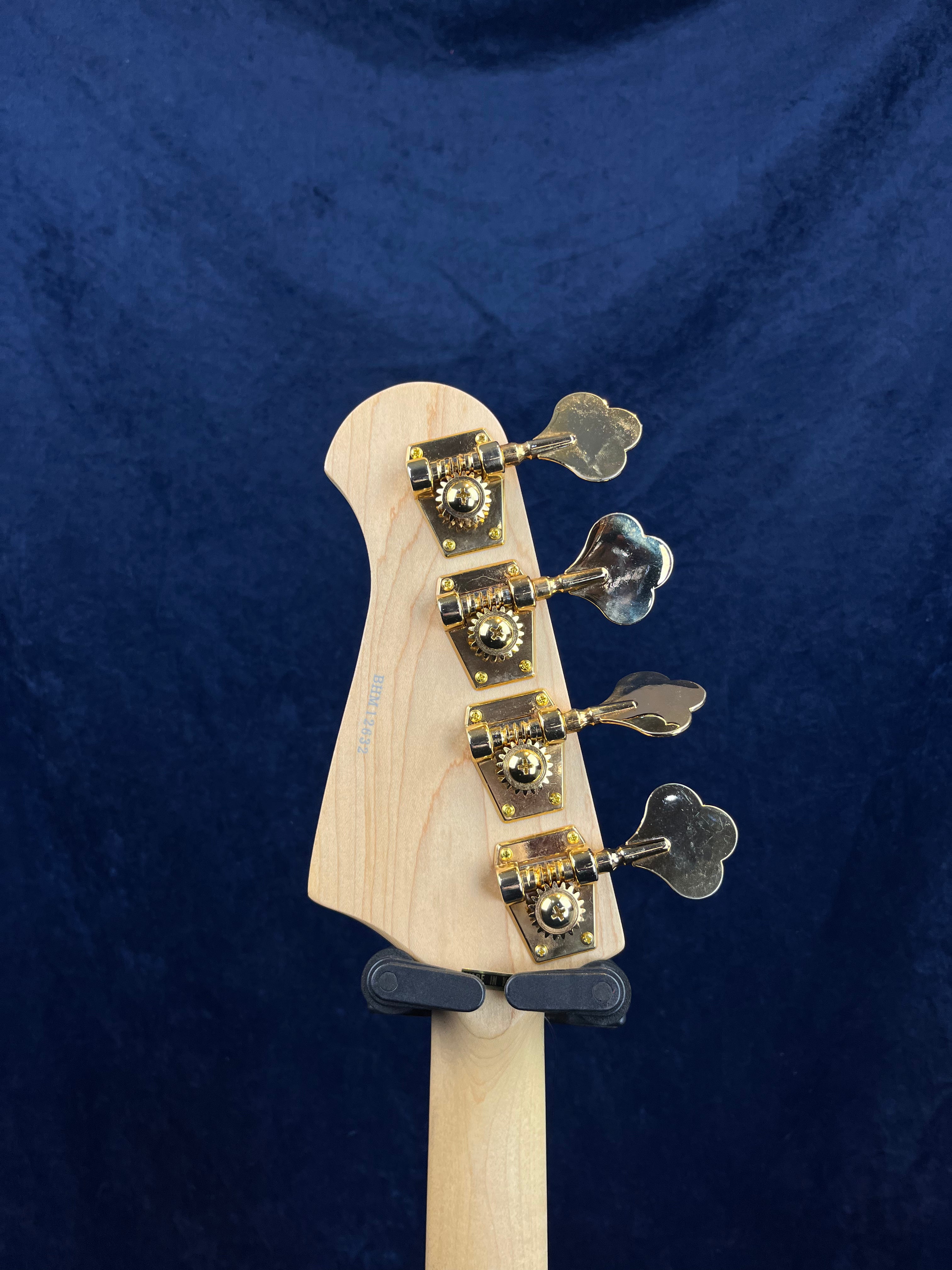 Basse Collection Power P-Bass accastillage doré en noir d'occasion