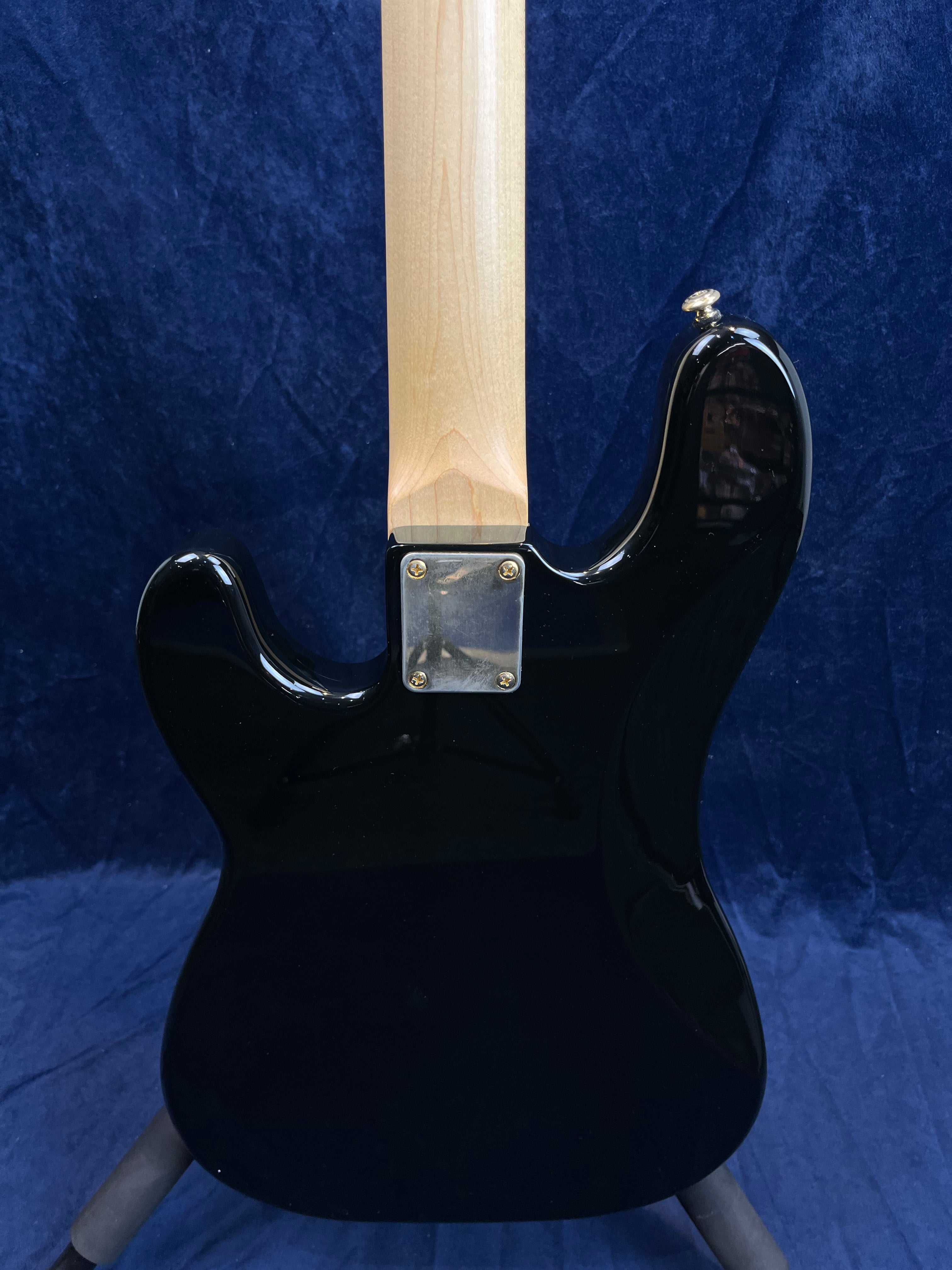 Basse Collection Power P-Bass accastillage doré en noir d'occasion