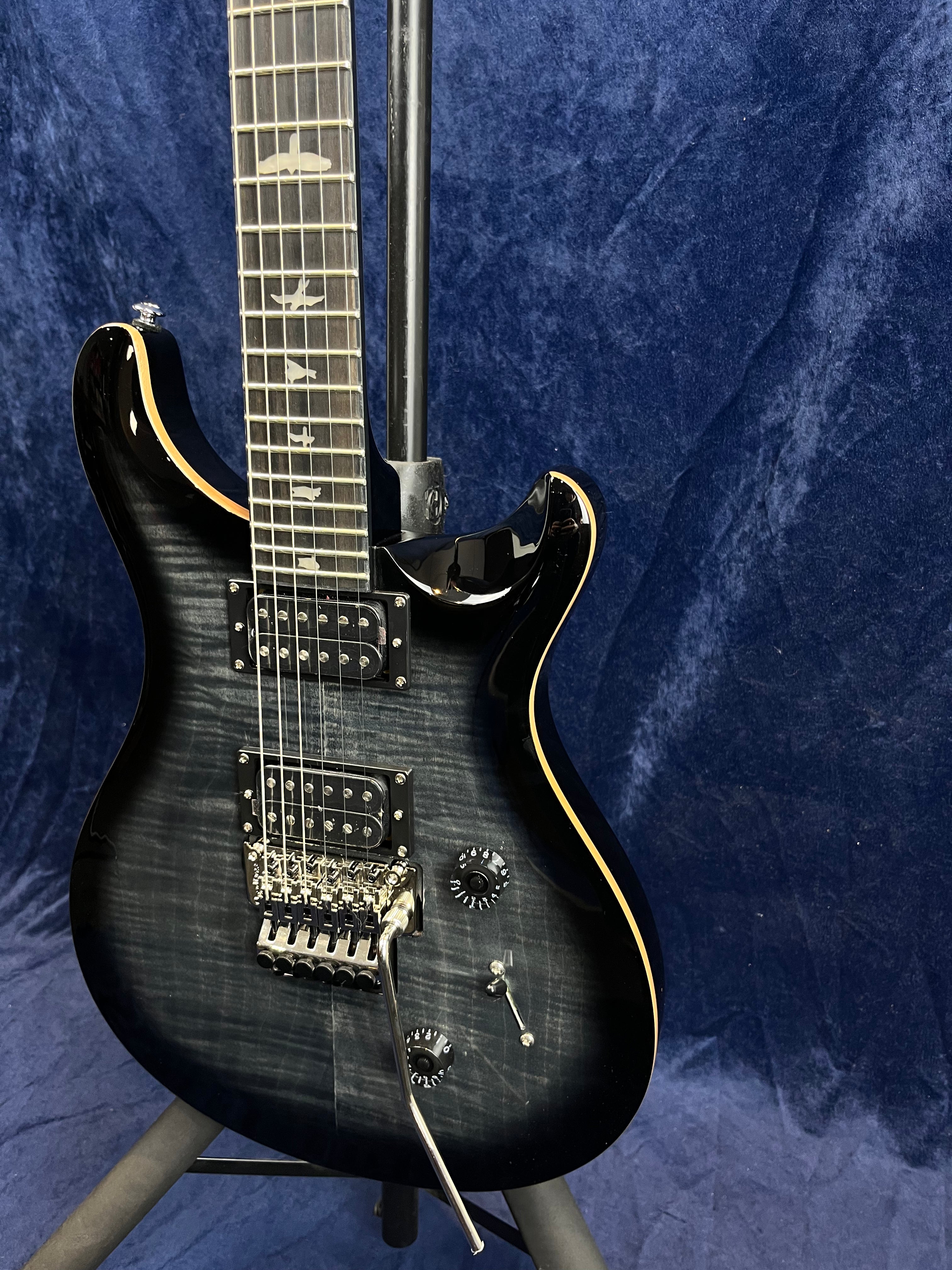 PRS SE Custom 24 Floyd in Charcoal Burst with Gig Bag