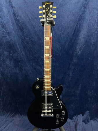 Gibson Les Paul Studio 2008 Model in Ebony Pre-owned with Hard Case