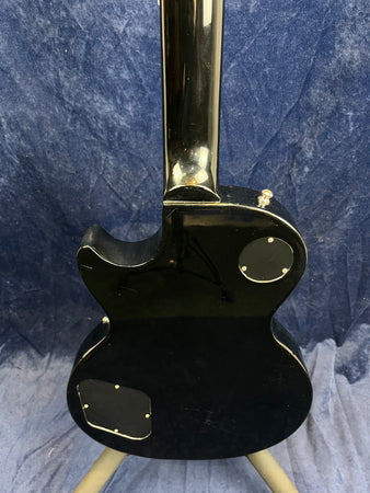 Gibson Les Paul Studio 2008 Model in Ebony Pre-owned with Hard Case