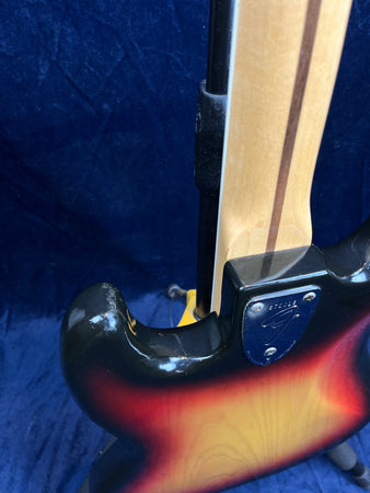 Fender 1975 Jazz Bass in Sunburst with Hard Case Pre-owned