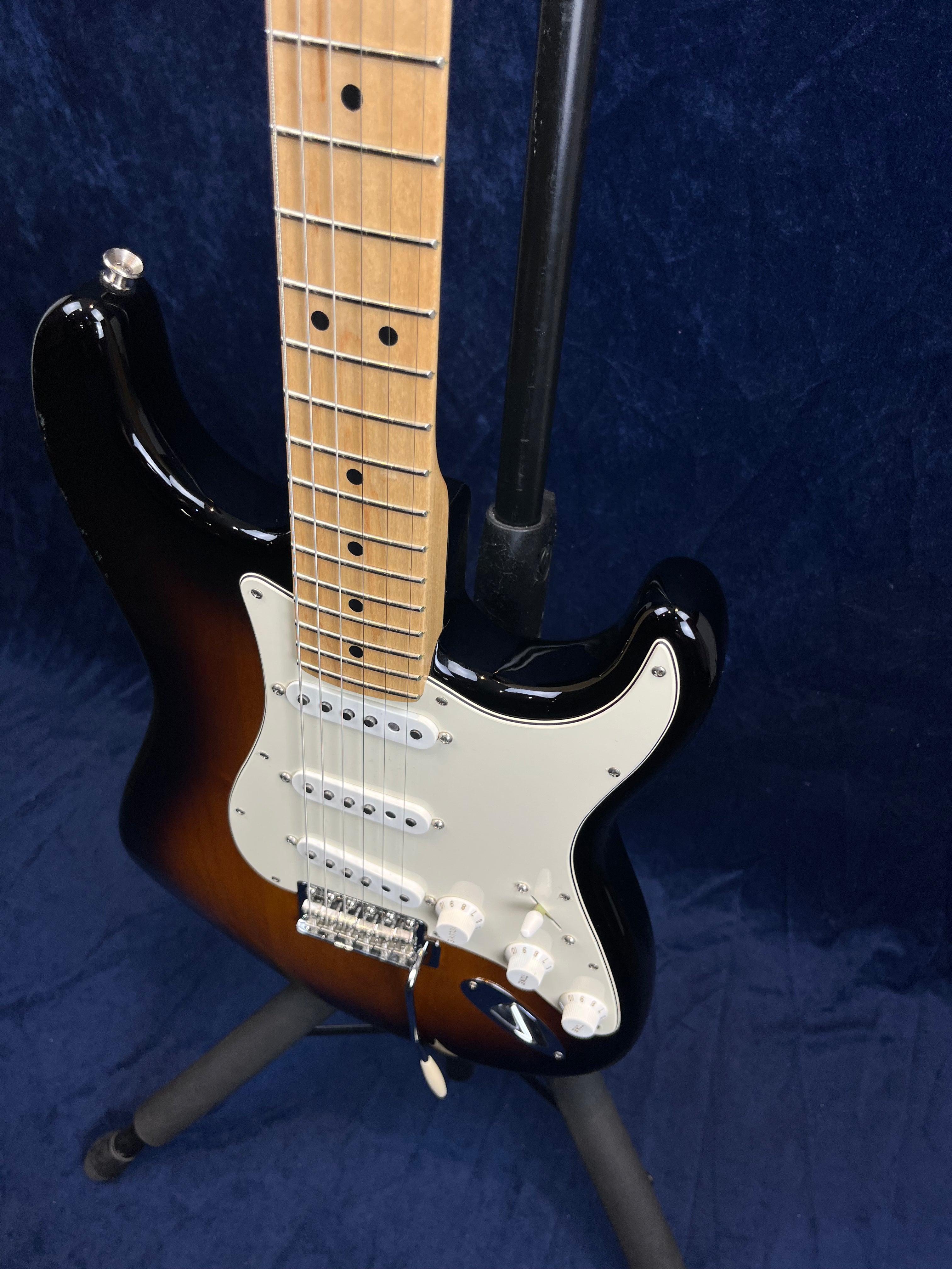 Fender American Special Stratocaster Sunburst deux tons 2017 d'occasion