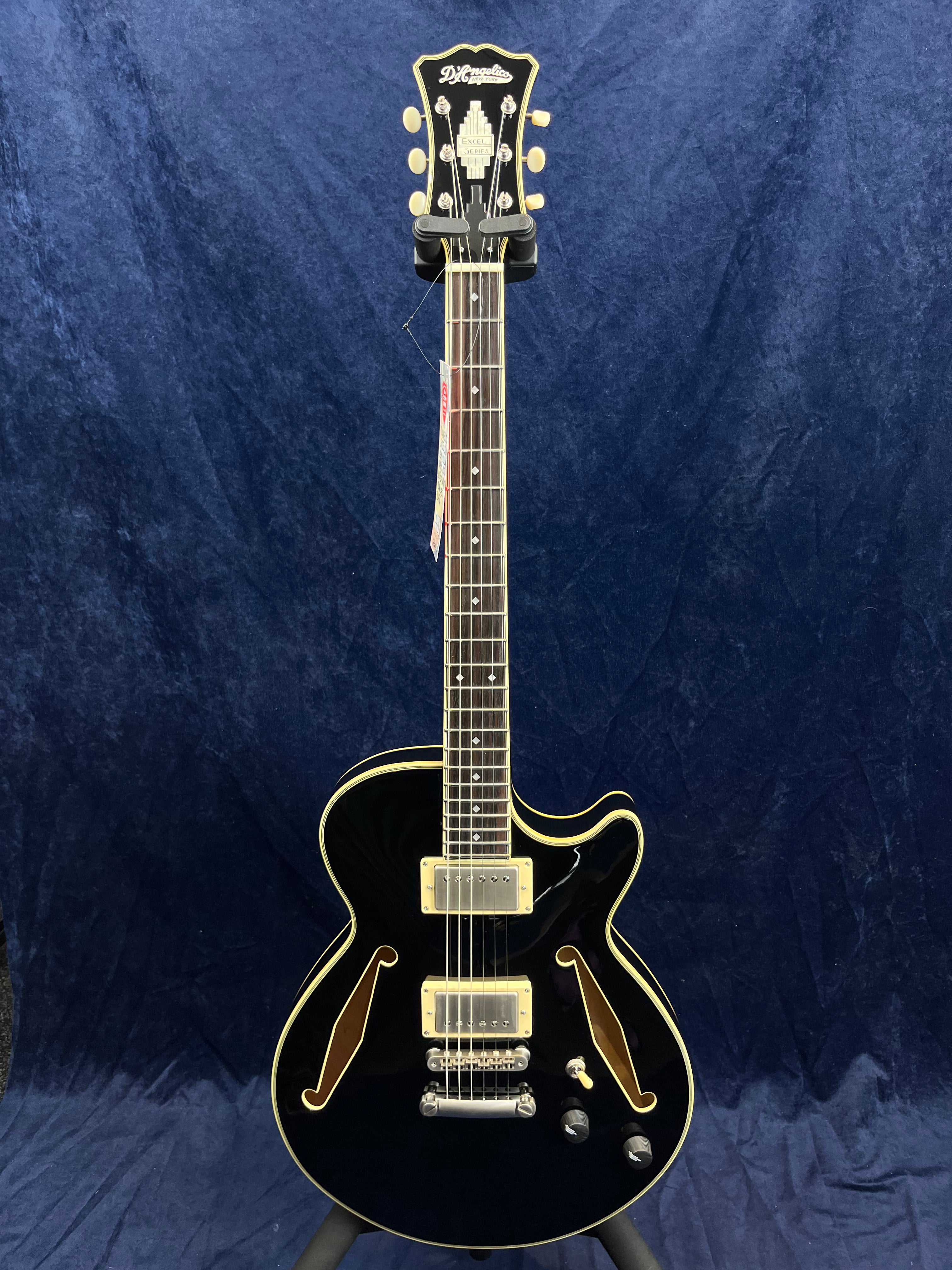 Guitare électrique D'Angelico Excel SS Tour Semi-Hollow en noir (produit de catégorie B)